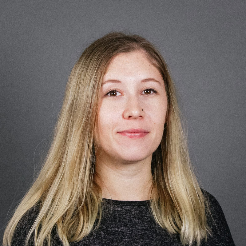 800-Alina-Leitmann Alina Leitmann